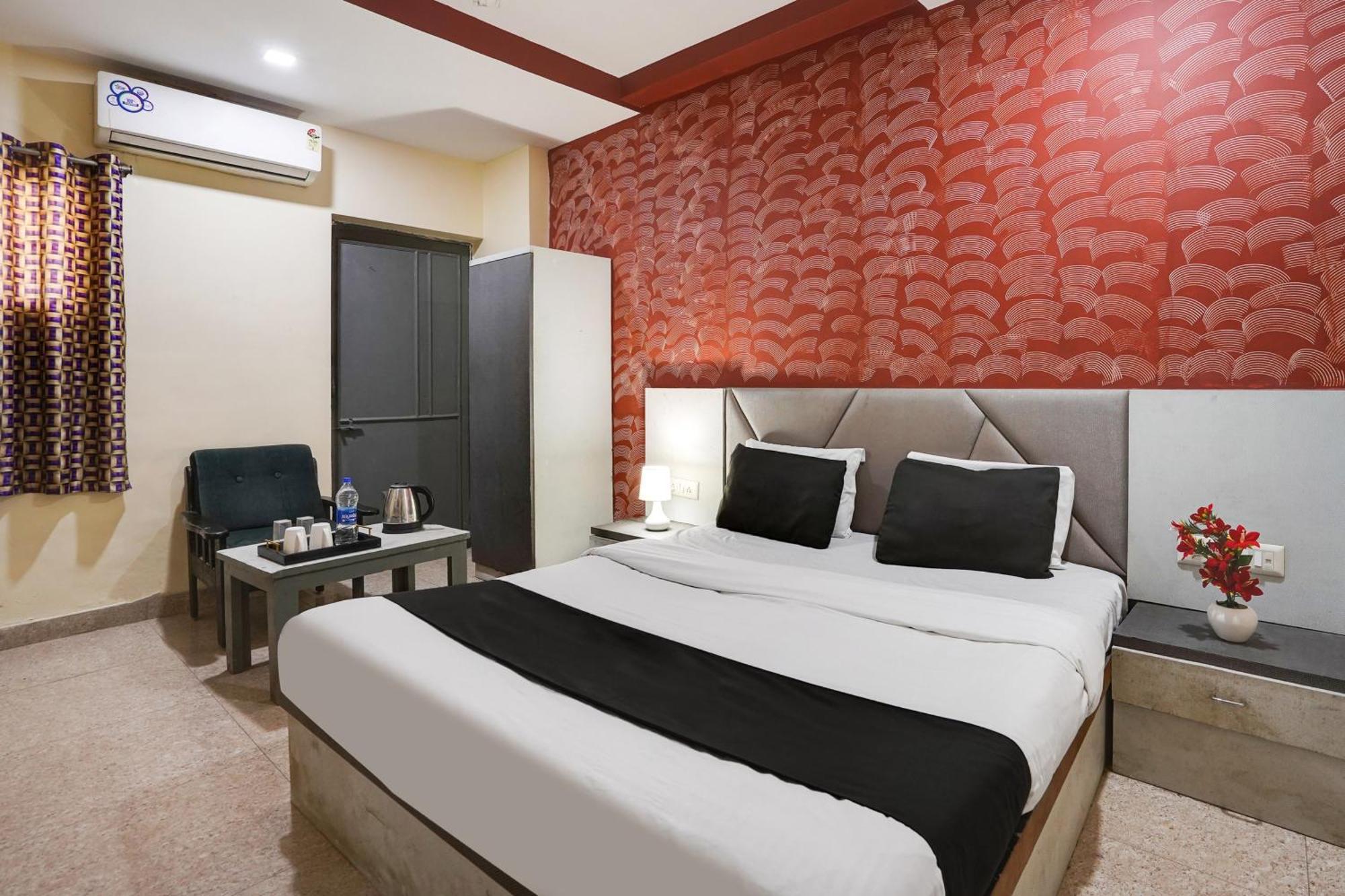 Hotel O Crystal Αχμπανταμπάντ Εξωτερικό φωτογραφία
