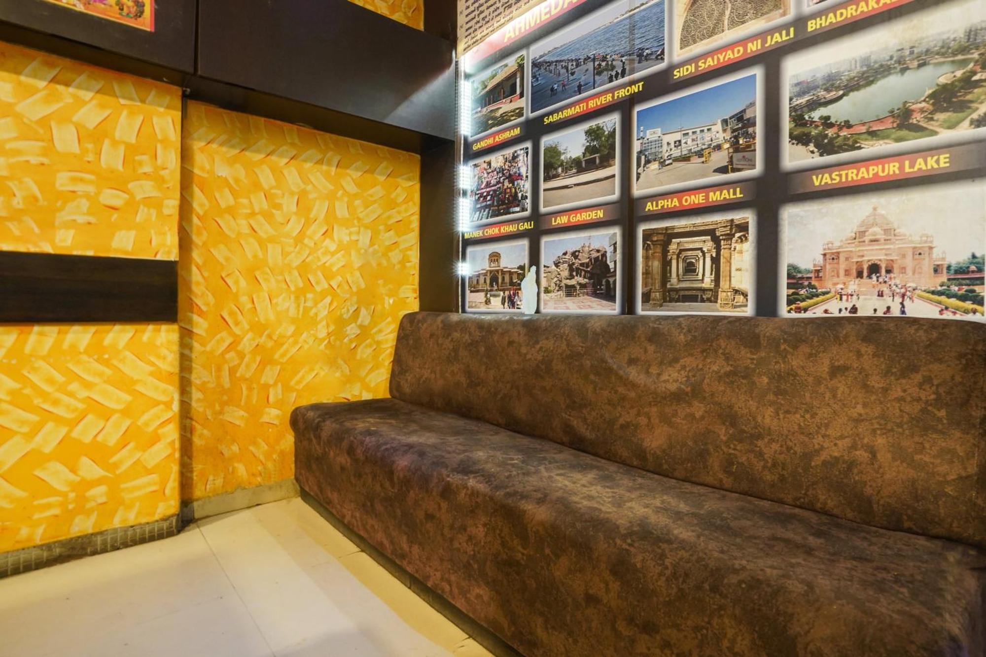 Hotel O Crystal Αχμπανταμπάντ Εξωτερικό φωτογραφία