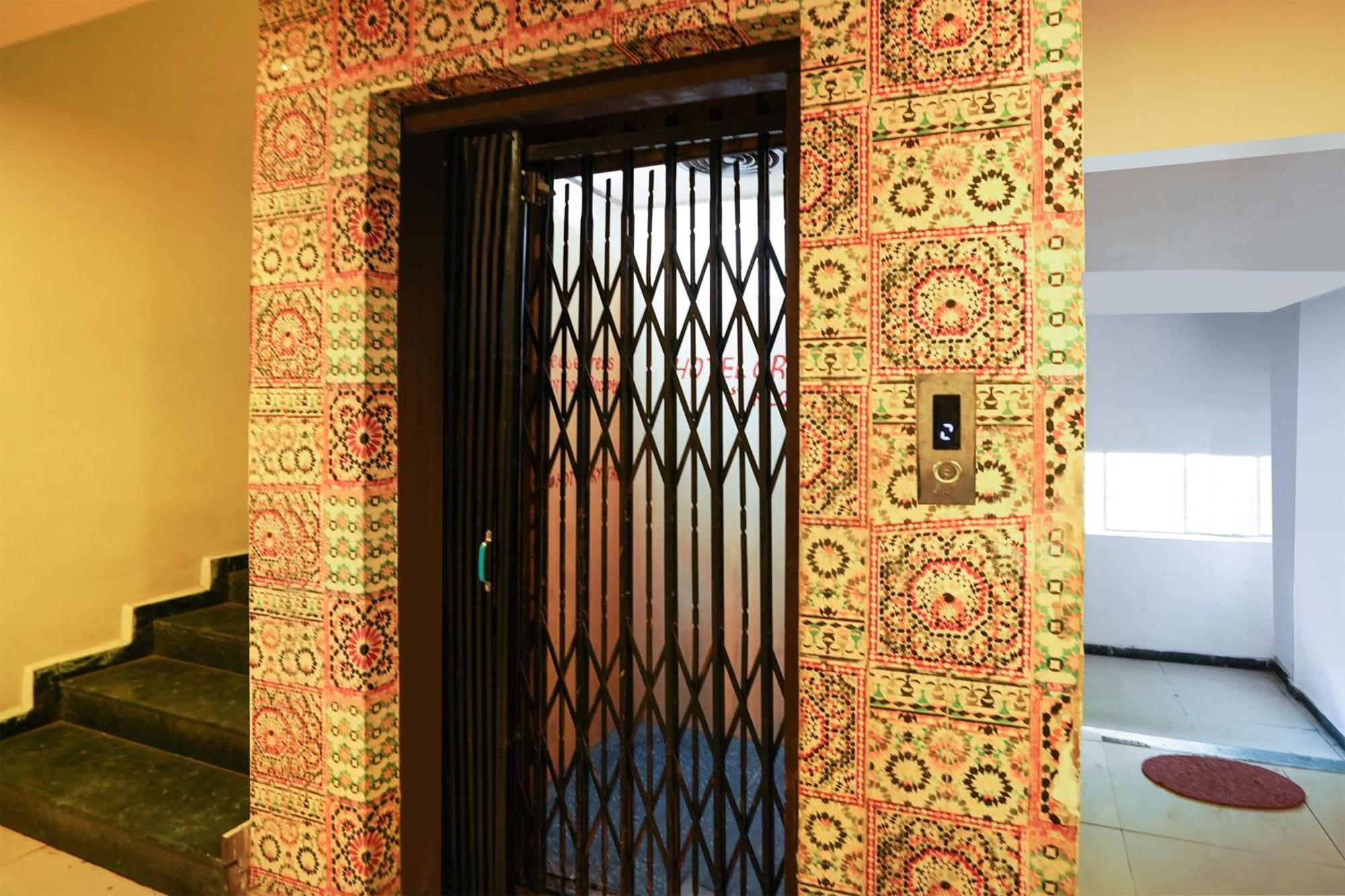 Hotel O Crystal Αχμπανταμπάντ Εξωτερικό φωτογραφία