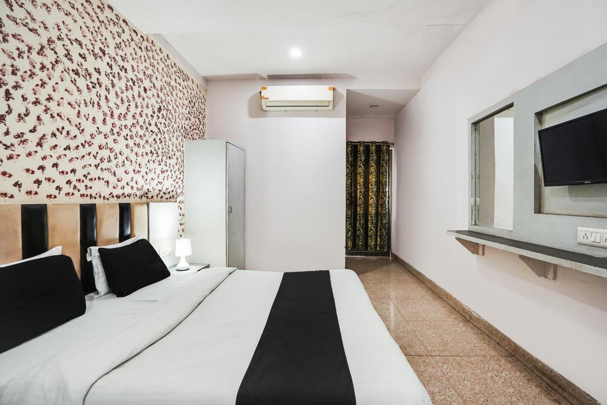 Hotel O Crystal Αχμπανταμπάντ Εξωτερικό φωτογραφία